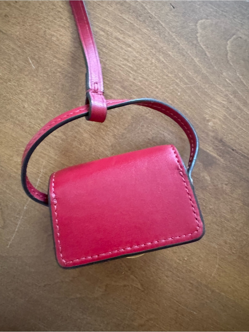 Tory Burch Red Miller airpod case Gold Logo Charm - Picture 3 of 3